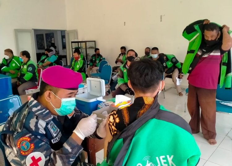 GOJEK JADI SASARAN VAKSIN TNI AL