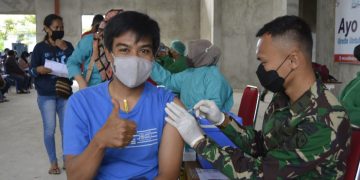 HADIR PERTAMA KALI VAKSINASI ASTRAZANECA DALAM SERBUAN VAKSINASI LANUD DHOMBER