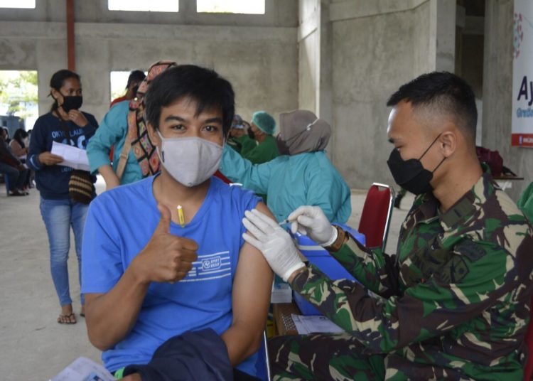 HADIR PERTAMA KALI VAKSINASI ASTRAZANECA DALAM SERBUAN VAKSINASI LANUD DHOMBER