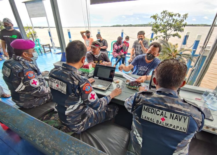 TNI AL BALIKPAPAN SERBU SUNGAI MARIAM DENGAN VAKSIN