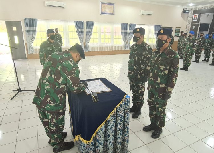 DANLANAL BALIKPAPAN PIMPIN SERAH TERIMA KOMANDAN KAPAL