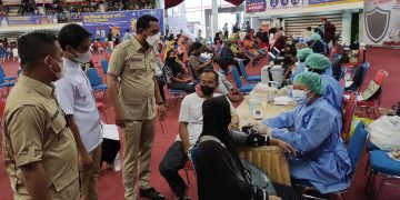 ANGGOTA DEWAN GELAR VAKSINASI COVID-19