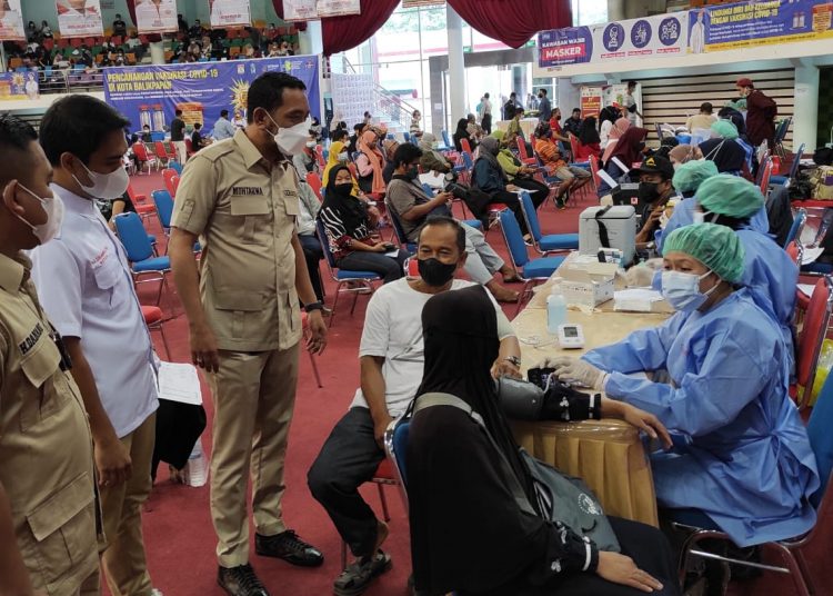 ANGGOTA DEWAN GELAR VAKSINASI COVID-19