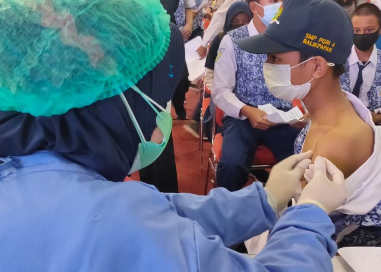VAKSINASI PELAJAR CAPAI 100 PERSEN