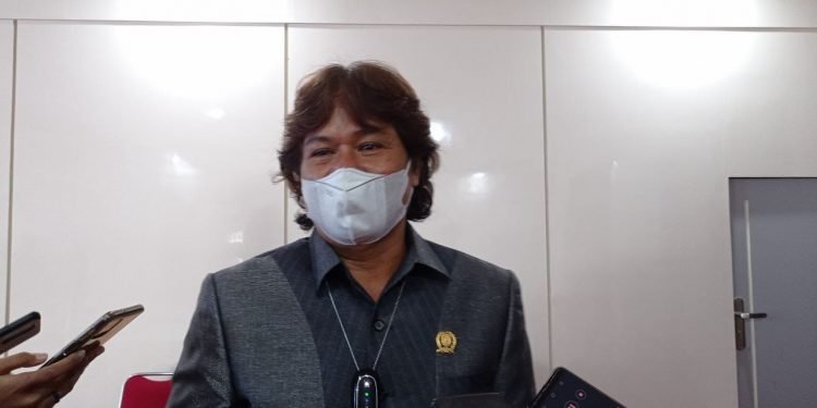 ANGGOTA DEWAN DUKUNG TUNTUTAN ORMAS BONTANG