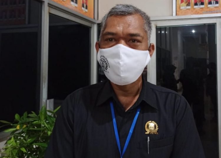 PATUHI PROKES, DPRD GELAR RESES III