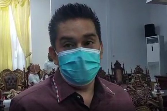 SATPOL PP DIMINTA TINDAK USAHA ILEGAL