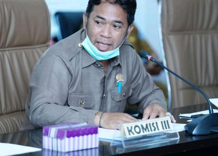 KOMISI III MINTA PERUSAHAAN BANTU PERBAIKAN JALAN RUSAK