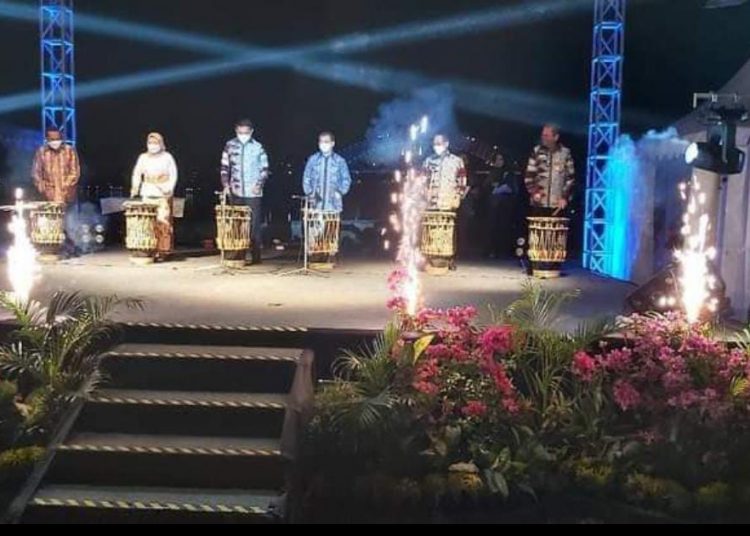 KETUA DPRD SAMRINDA HADIRI PEMBUKAAN FESMA XX