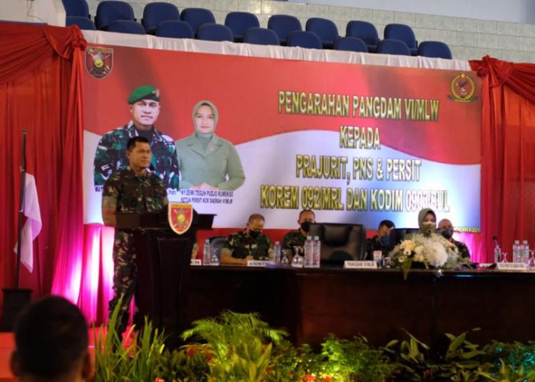 PANGDAM VI/MLW BERI PENGARAHAN DI KOREM 092/MAHARAJALILA