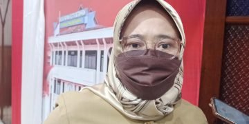 VAKSINASI LANSIA ALAMI KESULITAN, DOOR TO DOOR SOLUSINYA