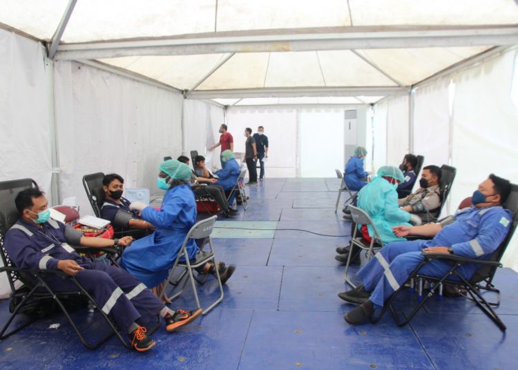 PEKERJA PERTAMINA DONORKAN 100 KANTONG DARAH