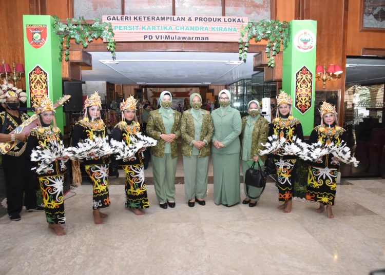 KETUM PERSIT KCK APRESIASI KARYA ANGGOTANYA DI PD VI/MLW