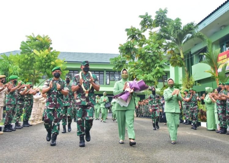PANGDAM BERI PENGARAHAN DI KOREM 091/ASN