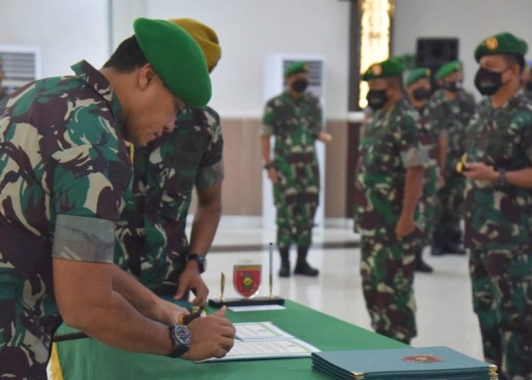 PANGDAM VI/ML PIMPIN SERAH TERIMA TIGA JABATAN