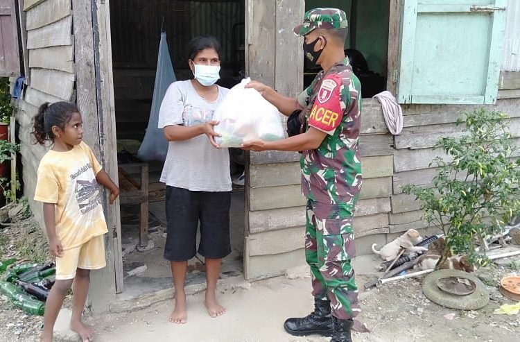 KODIM 0907/TRK BERBAGI SEMBAKO BAGI WARGA TAK MAMPU