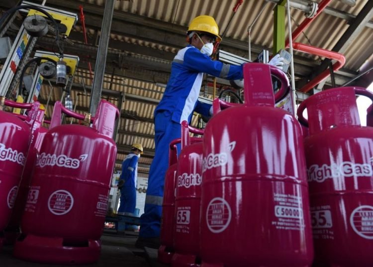 PERTAMINA PUTUSKAN HARGA LPG 3 KG TETAP