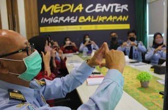 IMIGRASI GELAR PELATIHAN BAHASA ISYARAT