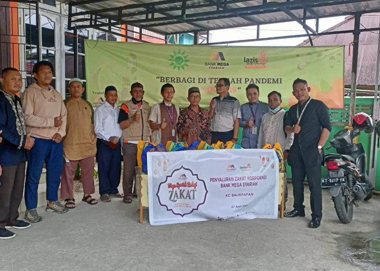 GANDENG LAZISMU, BANK MEGA SYARIAH BAGIKAN 340 PAKET SEMBAKO