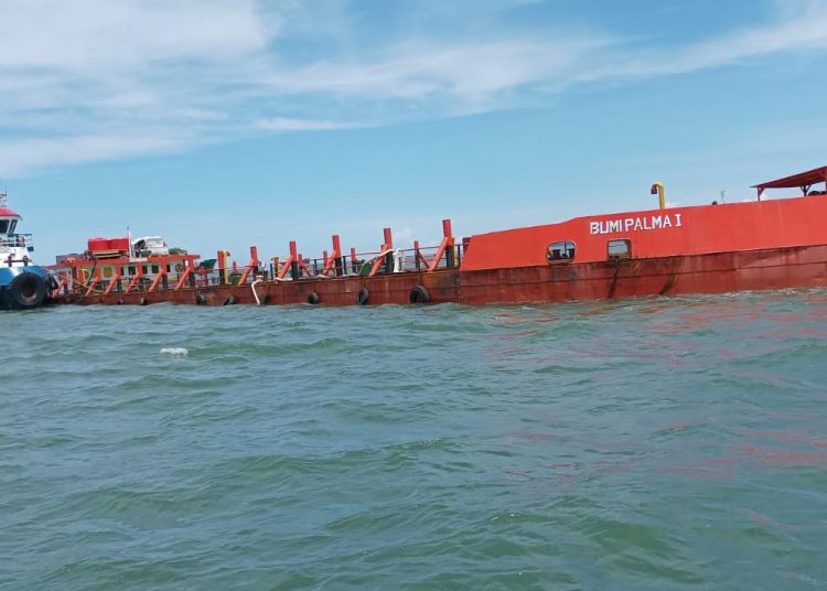 LANAL BALIKPAPAN AWASI PERGERAKAN KAPAL CPO