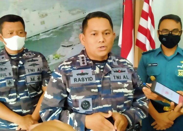 KRI MANDAU 621 AMANKAN KAPAL CPO BERMUATAN 4.100 TON