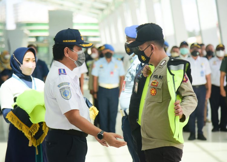 TUTUP POSKO, BANDARA SAMS CATATKAN KENAIKAN PENUMPANG