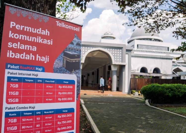 TELKOMSEL HADIRKAN POSKO KOMUNIKASI HAJI