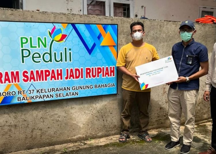 PLN KUCURKAN Rp 100 JUTA UNTUK PENGELOLAAN SAMPAH