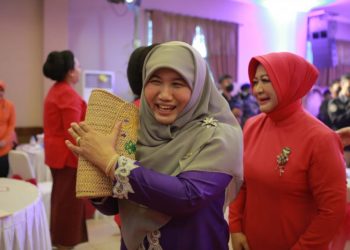 PKK KALTIM APRESIASI KIPRAH KEMALA BHAYANGKARI