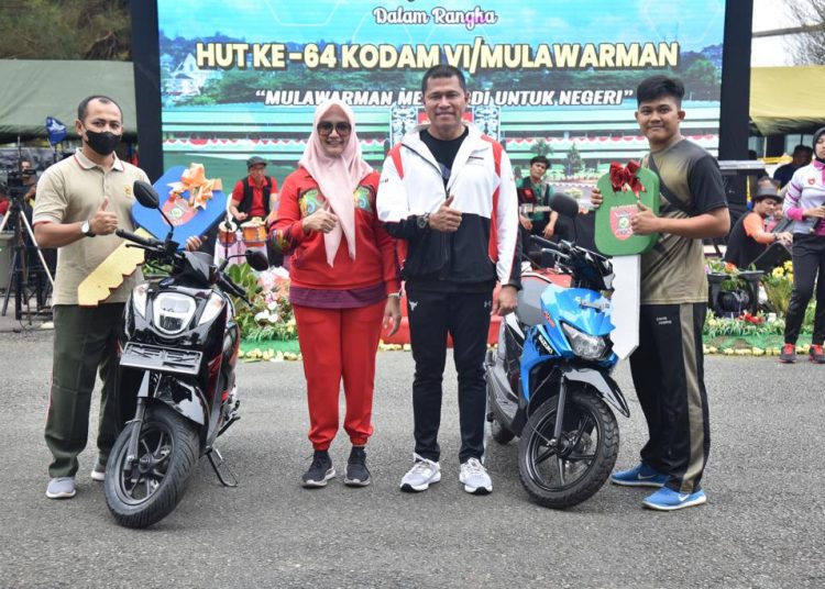 PANGDAM VI/MLW LAKUKAN OLAHRAGA BERSAMA