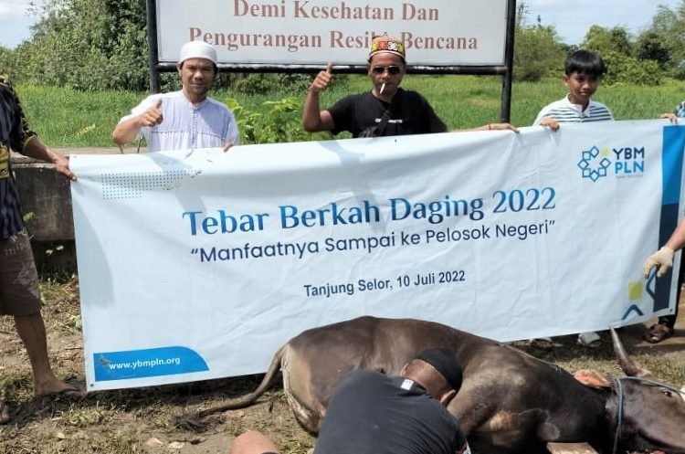 PLN KALTIMRA TEBAR KURBAN KE PELOSOK
