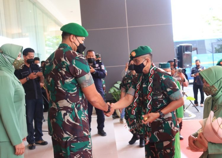 PANGDAM VI/MLW DISAMBUT TEPUNG TAWAR