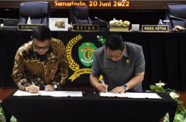 DPRD SAHKAN LPJ APBD KALTIM 2021