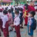 TUNGGU SERAGAM GRATIS, ORTU PILIH BELI