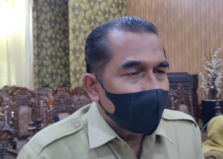 SEKDA LURUSKAN POLEMIK SERAGAM GRATIS