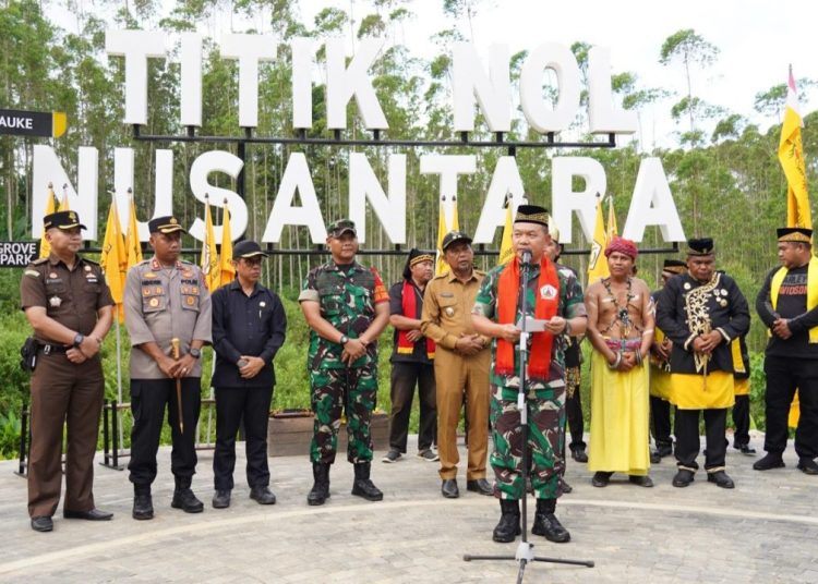 KASAD DAPAT GELAR ADAT DI IKN