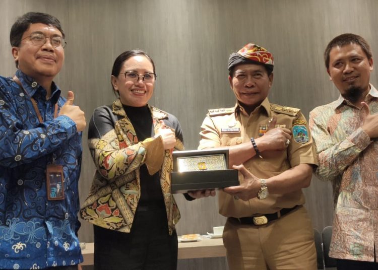 PLN KATIMTARA KUNJUNGI GUBERNUR KALTARA