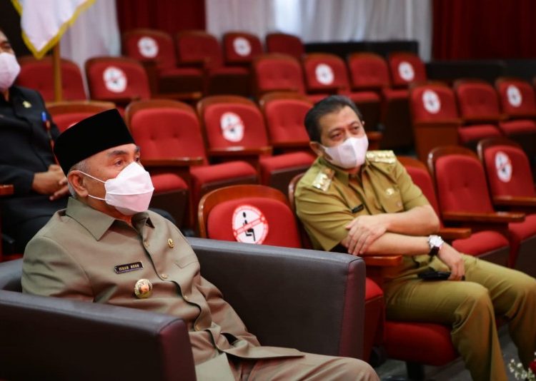 GUBERNUR OPTIMIS HADAPI KRISIS