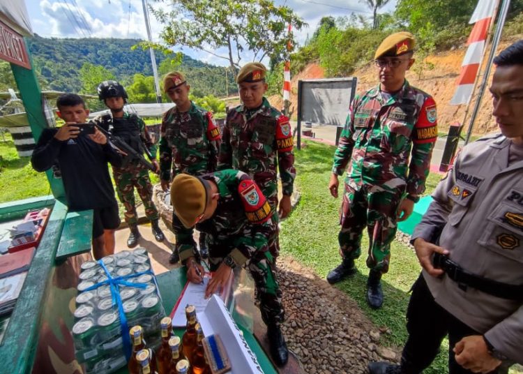 PERSONEL PAMTAS AMANKAN PEMBAWA MIRAS