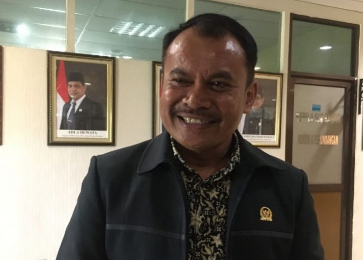 DPRD PERTANYAKAN SOLUSI HONORER