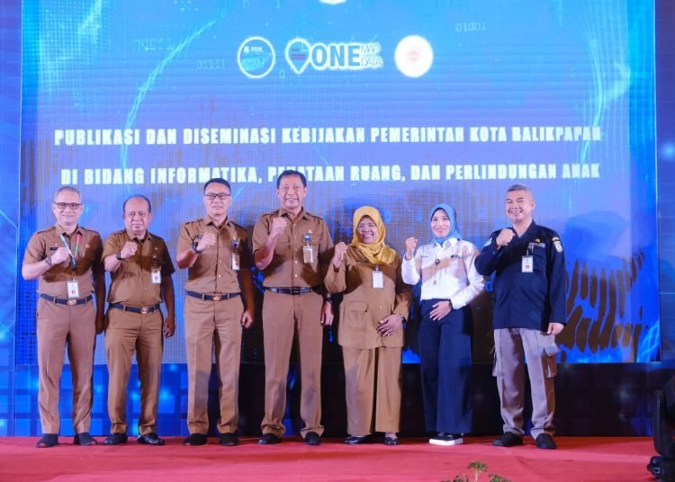 PEMKOT PERMUDAH AKSES LAYANAN PUBLIK
