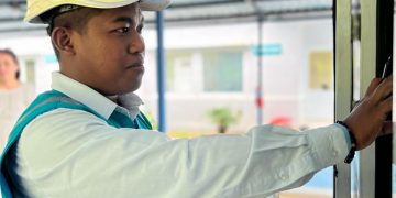 Hari Listrik Nasional ke-77: Cerita Bayu dari Pulau Terluar Kalimantan Timur