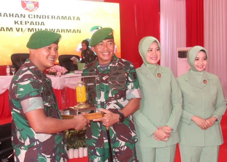 PANGDAM VI/MLW DISAMBUT TARIAN PURUN DI HSU