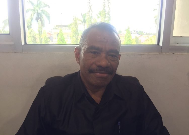 DPRD INGATKAN SOAL GURU HONORER