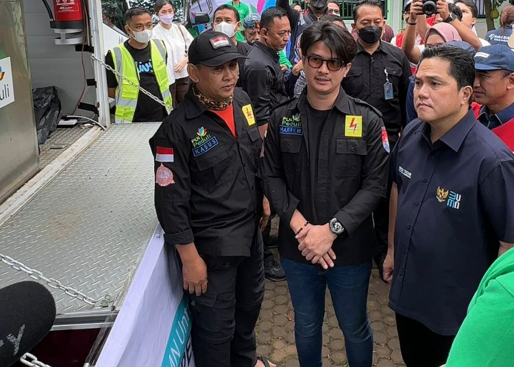 MENTERI BUMN APRESIASI FOOD TRUCK PLN