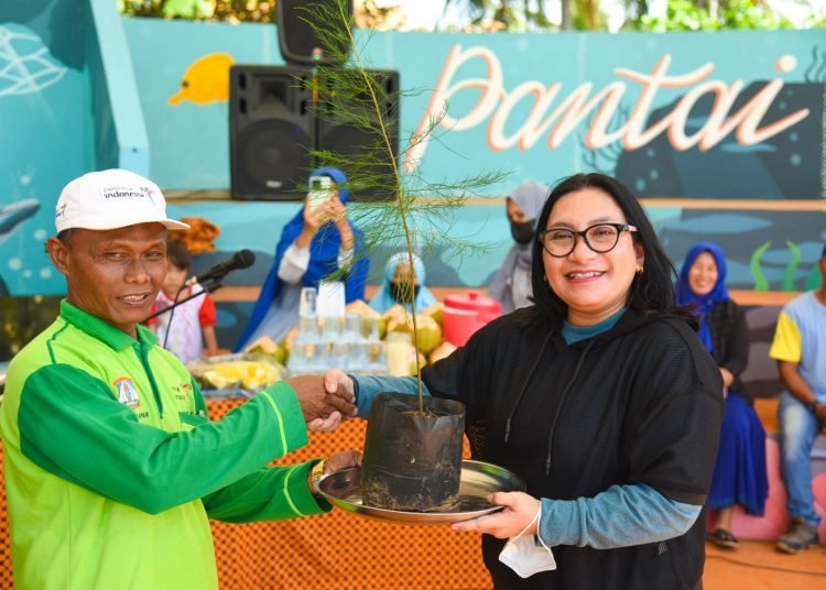 KOMITMEN LINGKUNGAN,  BANDARA SAMS TANAM 250 POHON