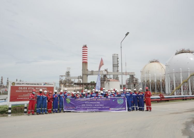 SMKN 1 BONTANG KUNJUNGI KILANG PERTAMINA