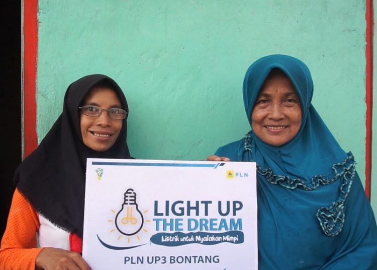 PERDANA DI 2023, PLN PASANG LISTRIK GRATIS