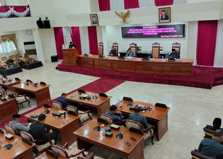 DEWAN SIAPKAN PERDA PKL DAN ATLET