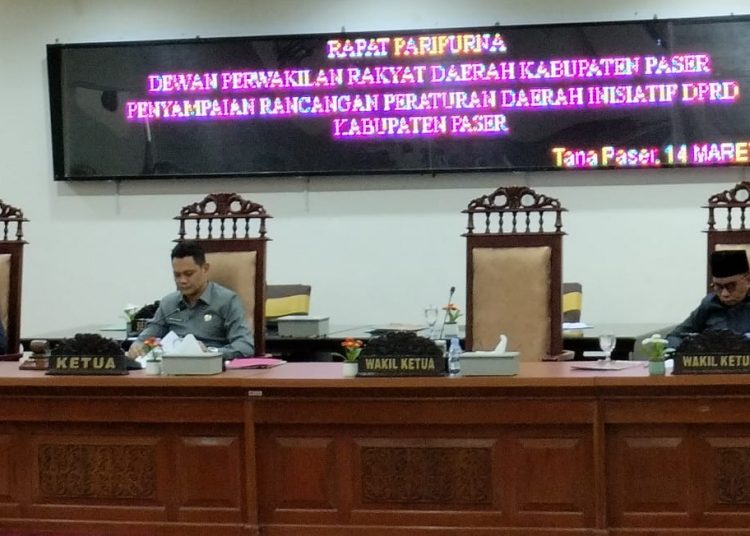 DPRD BERI MASUKAN RAPERDA PAJAK DAN RETRIBUSI